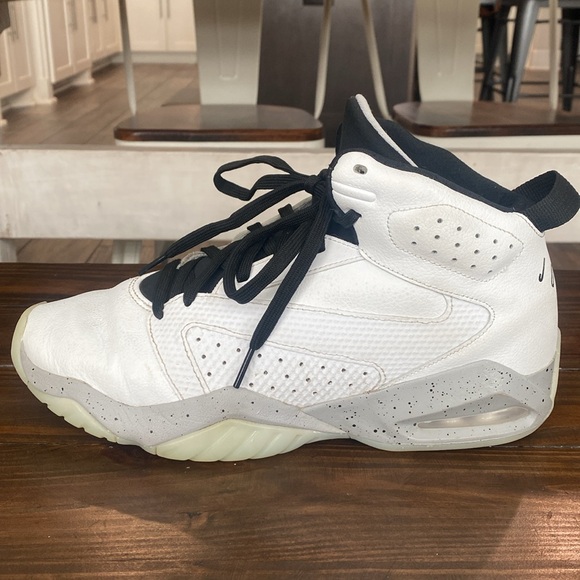 Nike Air Jordan Lift Off Men’s Basketball Shoes Size 9.5 White Black Wolf Grey - Picture 8 of 14